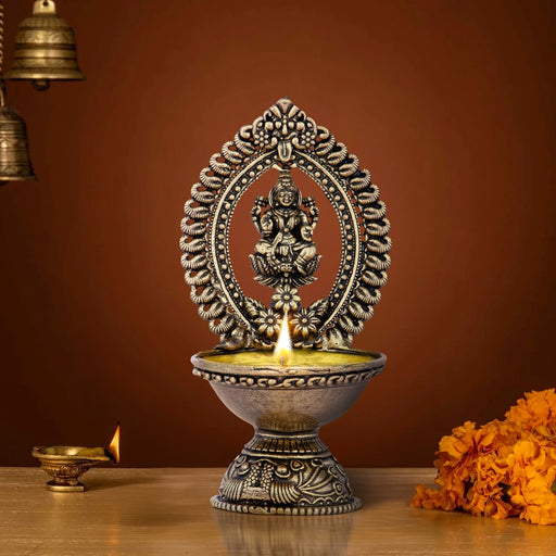 Lakshmi Lamp - 4.5 X 2.5 Inches | Lakshmi Vilaku/ Brass Vilakku/ Laxmi Deepam for Pooja/ 140 Gms Approx - Deity Lamps