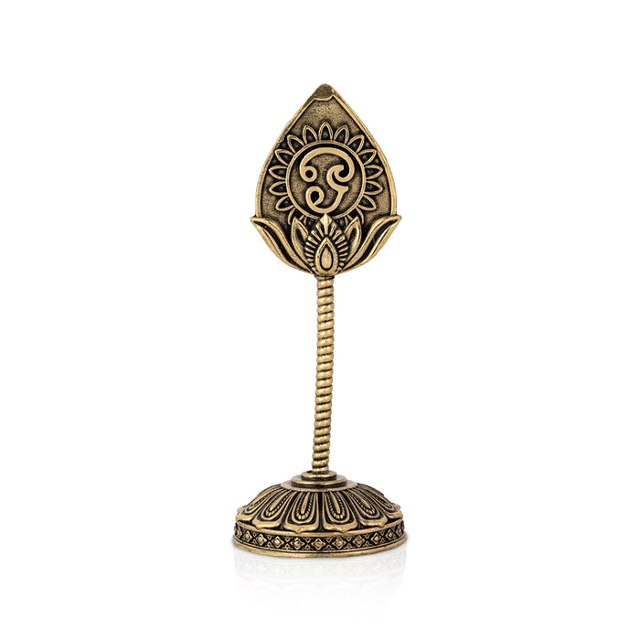 Murugar Vel with Base - 4 x 1.25 Inches | Antique Brass Statue / Murugar Vel / murugan vel idol/ Pooja room decor - Deity Accessories