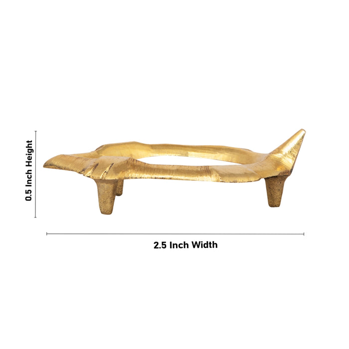 Brass Shankh Stand - 0.5 x 2.5 Inches | Shankh Rakhne Ka Stand/ Shankh Holder for Pooja/ 30 Gms Approx - Pooja Shankh