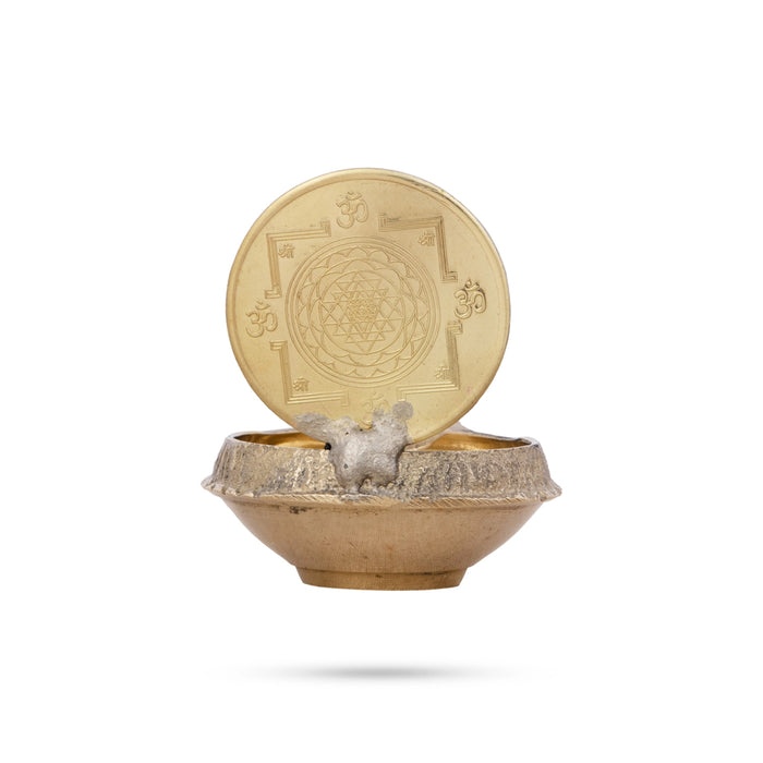 Brass Deepam With 1 Coin | Brass Lamp/ Brass Vilakku for Pooja/ 30 Gms Approx - Kuber Deep