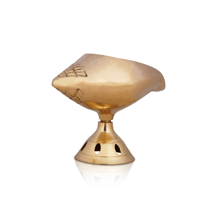 Shankh Shape Brass Lamp With Base - 3.5 x 4 Inches | Brass Deepam/ Brass Pooja Diya/ Brass Vilakku for Home - Decorative Lamp