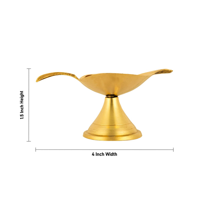 Pan Leaf Deep Aarti - 1.5 x 4 Inches | Brass Aarti/ Kapoor Dhani/ Camphor Burner With Handle For Daily Pooja Use