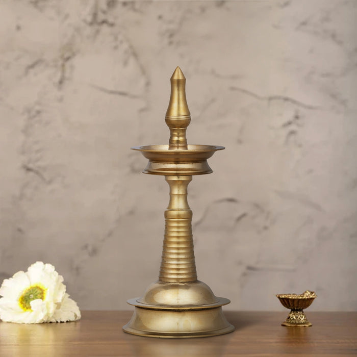 Kerala kuthuvilakku - 7 x 4 Inches | Brass Nilavilakku/ Brass Deepam for Pooja/ 320 Gms Approx - Kerala Vilakku