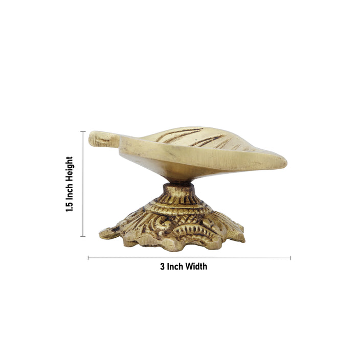 Leaf Deepak - 1.5 x 3 Inches | Antique Brass Lamp/ Diya/ Vilakku for Pooja/ 150 Gms Approx - Decorative Lamp
