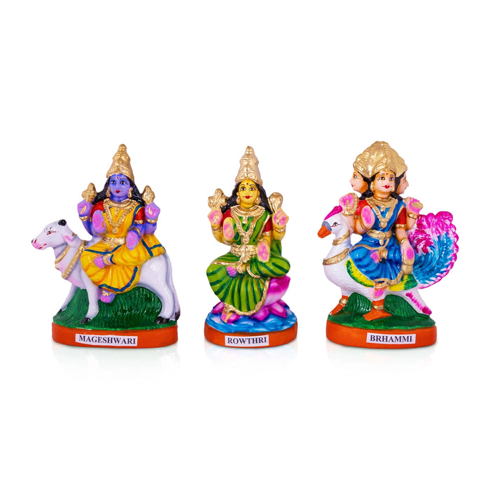 Navanayagi Clay Golu Bommai Set - 8 x 6 Inches | Giri Golu Doll/ Navaratri Golu Bomma/ Gombe/ Bommai