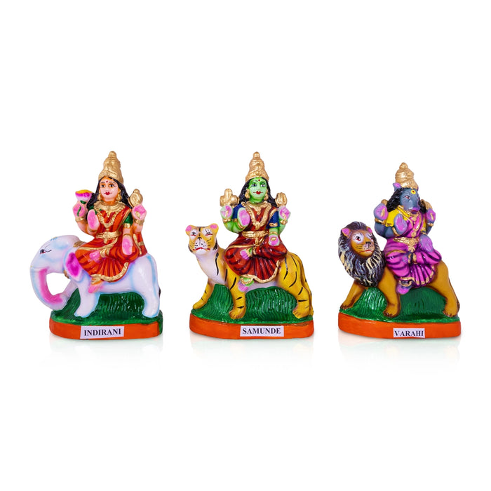 Navanayagi Clay Golu Bommai Set - 8 x 6 Inches | Giri Golu Doll/ Navaratri Golu Bomma/ Gombe/ Bommai