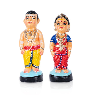 Iyer Young Couple Clay Golu Bommai Pair - 7 x 2.5 Inches | Giri Golu Doll/Navaratri Golu Bomma/Gombe/Bommai