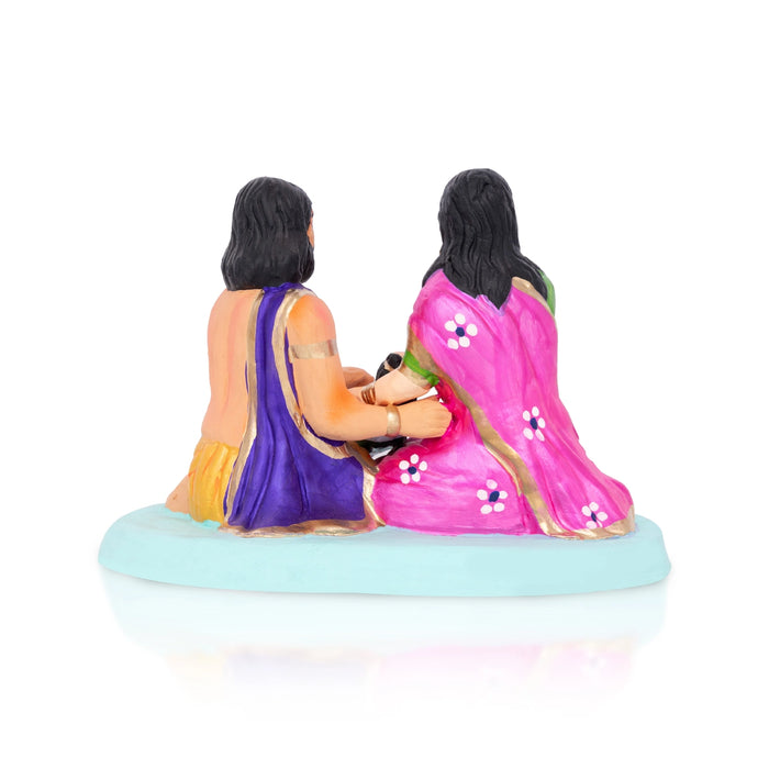 Krishna Murti With Vasudev Devaki Clay Golu Bommai- 7 X 9.5 Inches | Giri Golu Doll/Navaratri Golu Bommai/Gombe - Clay Kolu Bommai
