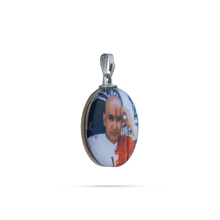 Delhi Guruji Pendant – 1 Inch | Spiritual Photo Dollar / Devotional Locket For Daily Wear - Mala & Pendant