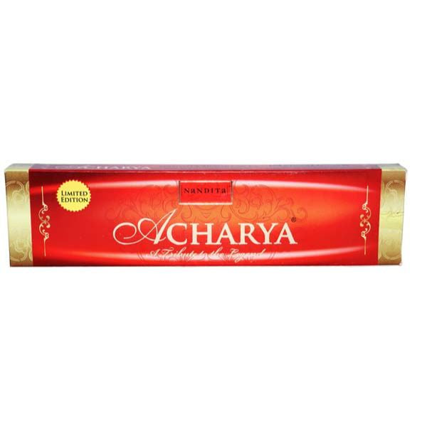 The powerful yet varied aroma of Nandita Acharya Incense Sticks features a variety of notes.
