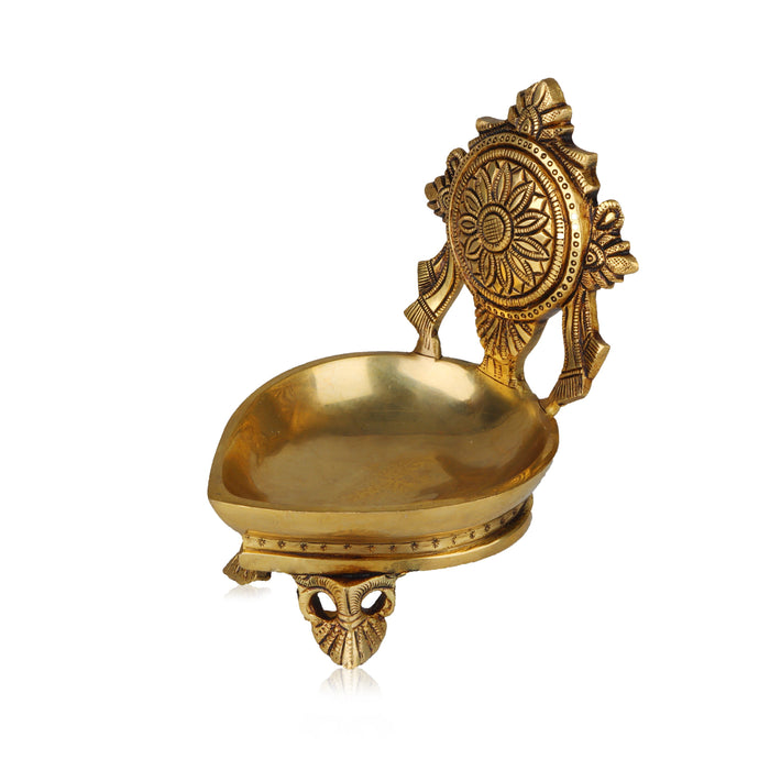 Chakra Agal Deepam - 6.5 x 4.5 Inches | Brass Lamp/ Vilakku/ Diya for Pooja/ 1.395 Kgs Approx